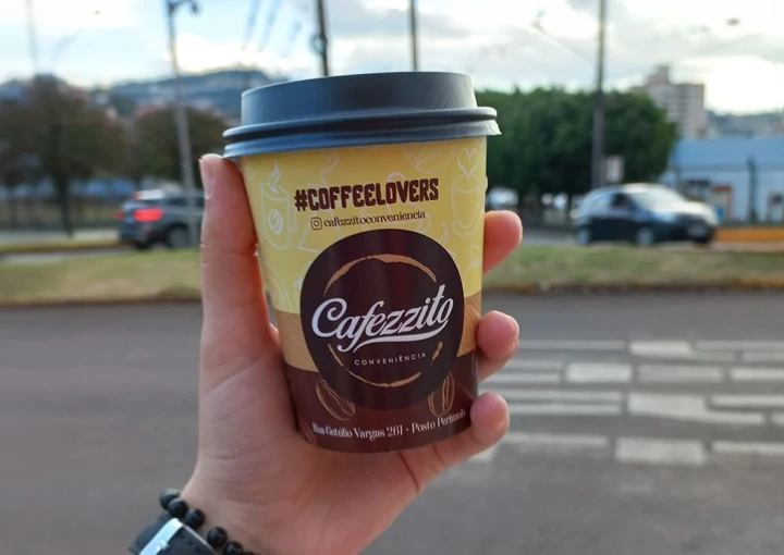 Transforme a experiência do seu cliente com o copo de café com tampa da Box.Be
