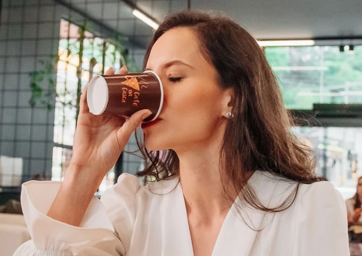 Copos de café personalizados: destaque sua cafeteria